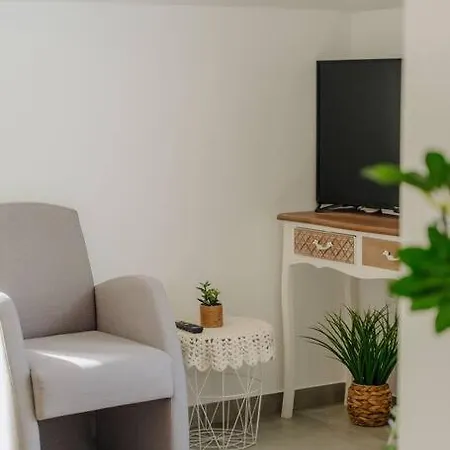 Super Oldtown Apartman *